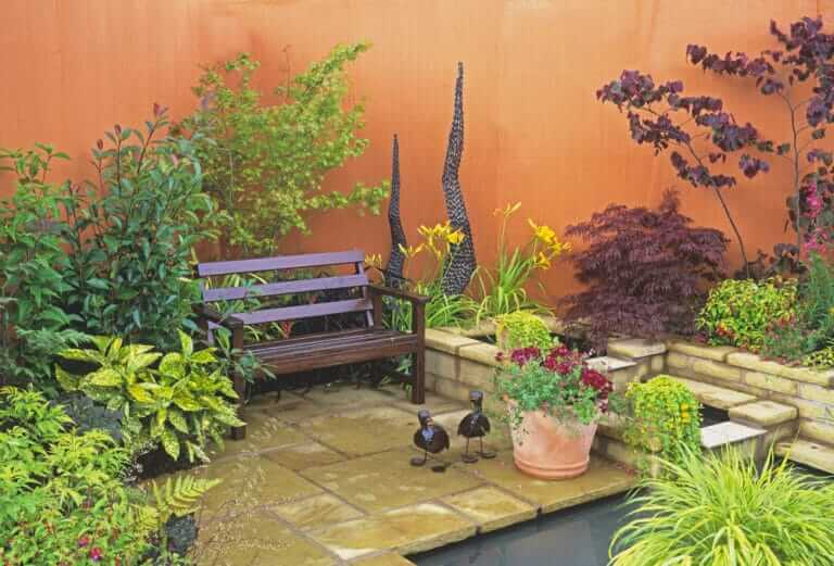 Gardening tips for small yard - PrettyBackyard